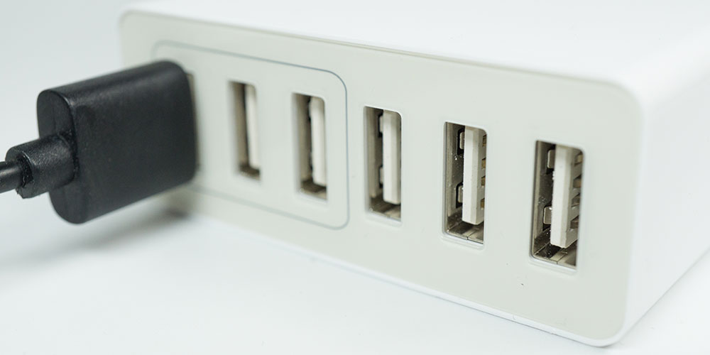 USBハブやPCカードを介してUSBをパソコンに接続している場合、それぞれのUSBへの電力量が不足している可能性があります